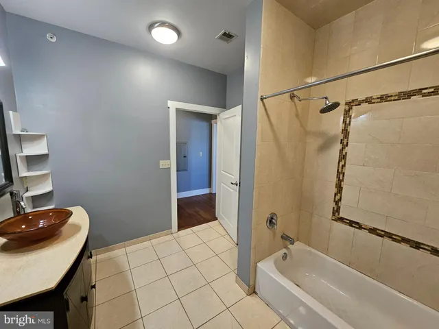 $1,600 | 700 New Street, Unit 304, Camden, NJ 08103