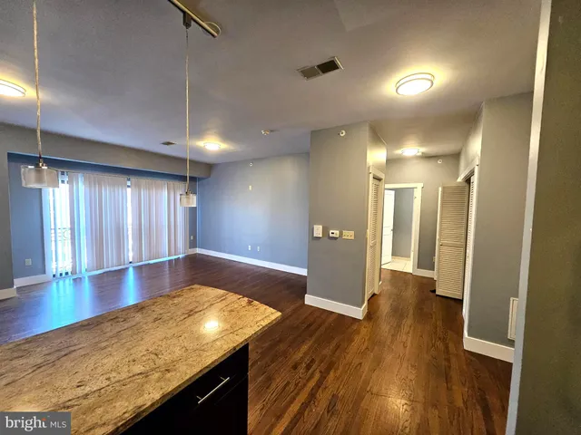 $1,600 | 700 New Street, Unit 304, Camden, NJ 08103