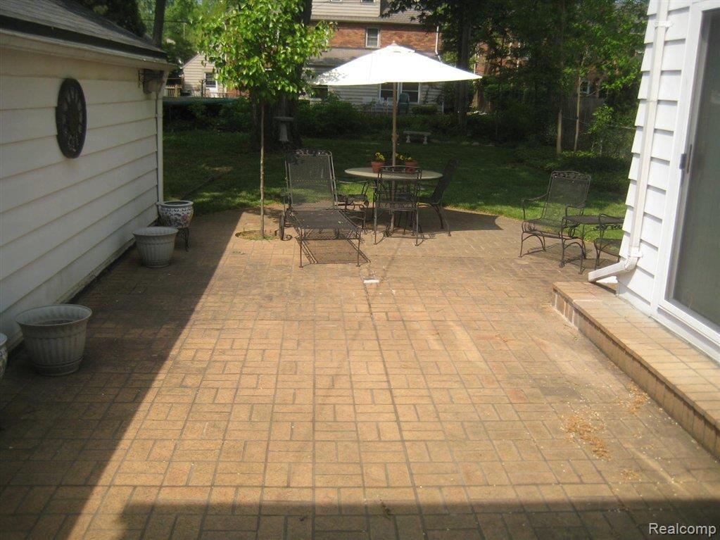 316 Cloverly Road Grosse Pointe, MI 48236 - Photo 21 of 24 030.JPG