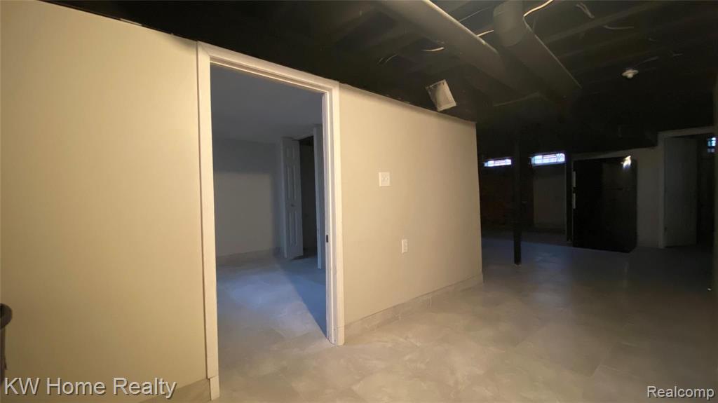 22130 Avon Road Oak Park, MI 48237 - Photo 24 of 33 Gallery Image 24