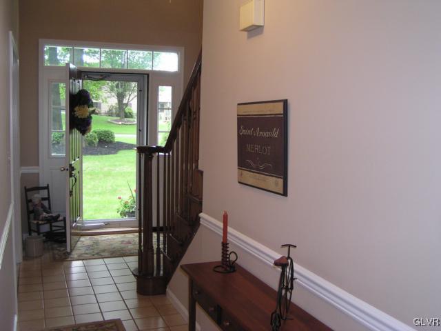 3545 Oakland Road Bethlehem, PA 18020 - Photo 30 of 49 Entry hall/foyer area