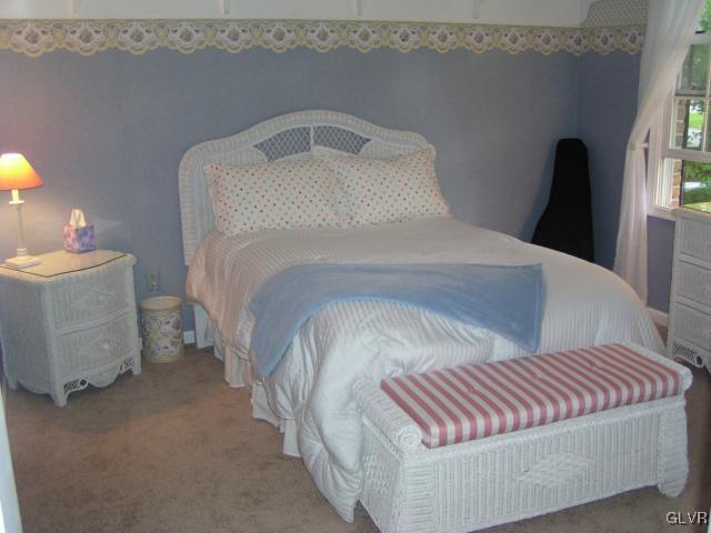 3545 Oakland Road Bethlehem, PA 18020 - Photo 40 of 49 Bedroom w/custom built in and shelving