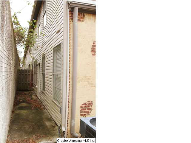 2296 Ridgemont Drive Birmingham, AL 35244 - Photo 3 of 15