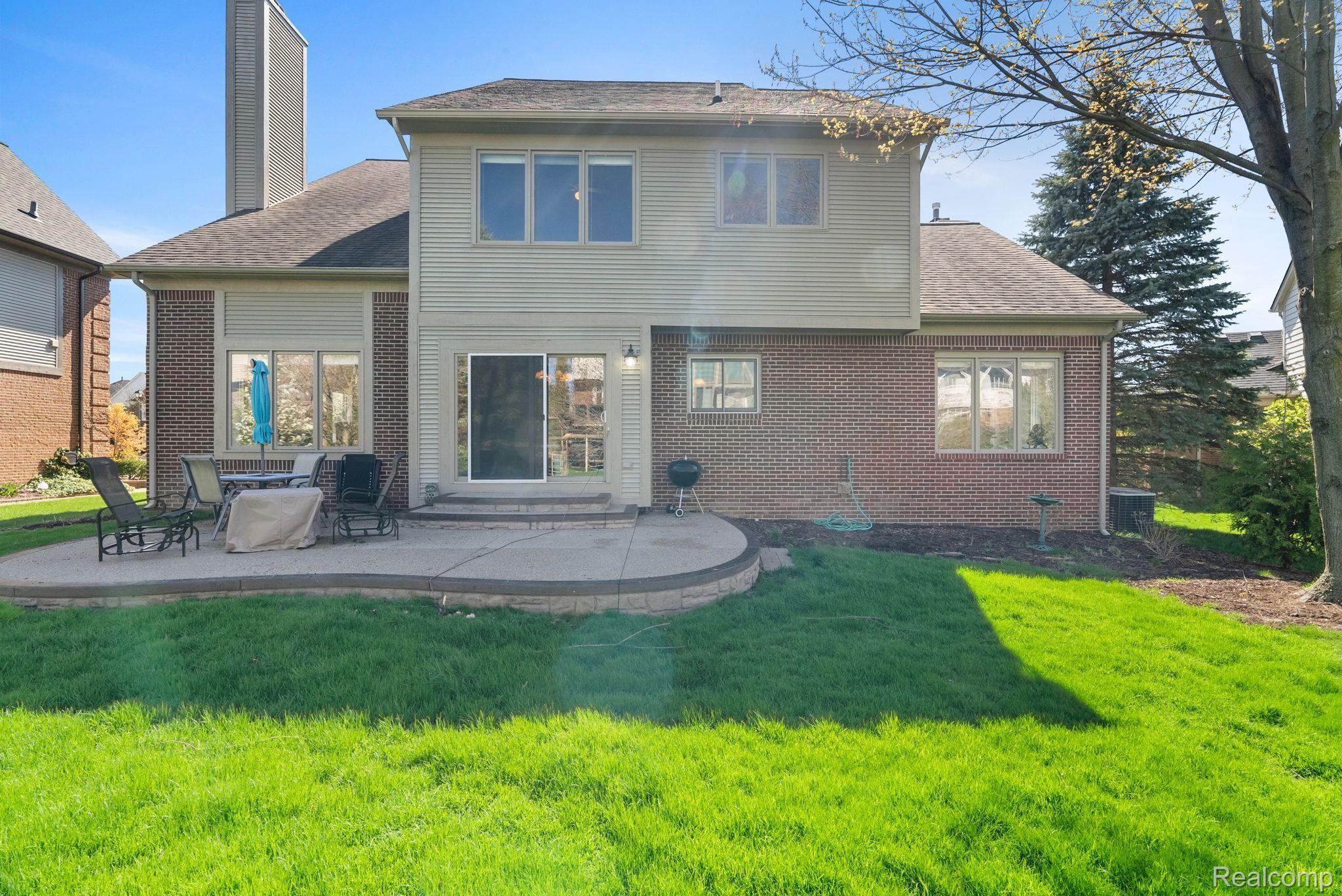 1309 Ross Lane Rochester, MI 48306 - Photo 2 of 37 Tranquil backyard