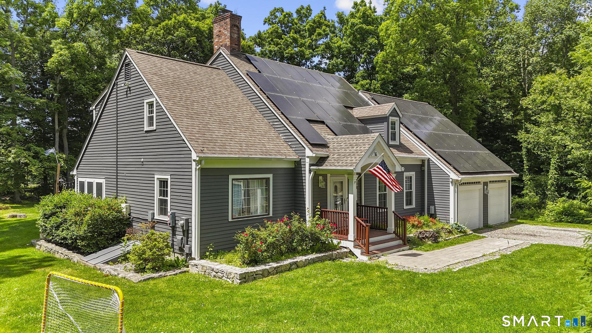 14 North Branch Road Newtown, CT 06470 - Photo 3 of 40