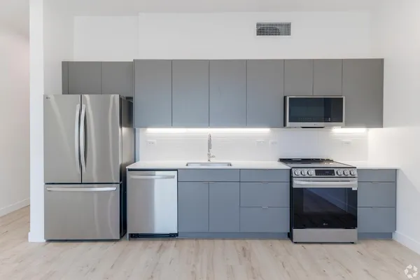 $1,899 | 531 East Willetta Street, Unit 202, Phoenix, AZ 85004