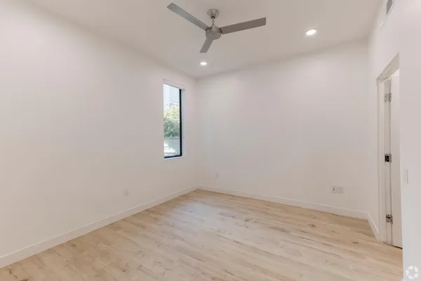 $1,899 | 531 East Willetta Street, Unit 202, Phoenix, AZ 85004