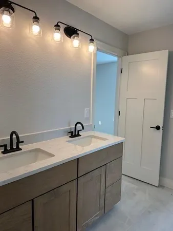 $769,990 | 1344 Mohican Trail, Waukesha, WI 53189