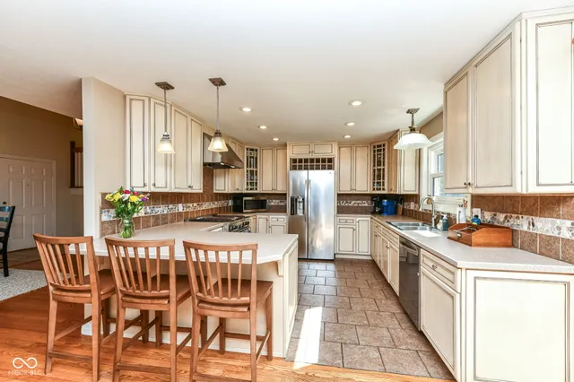 $684,800 | 7620 Dean Road, Indianapolis, IN 46240