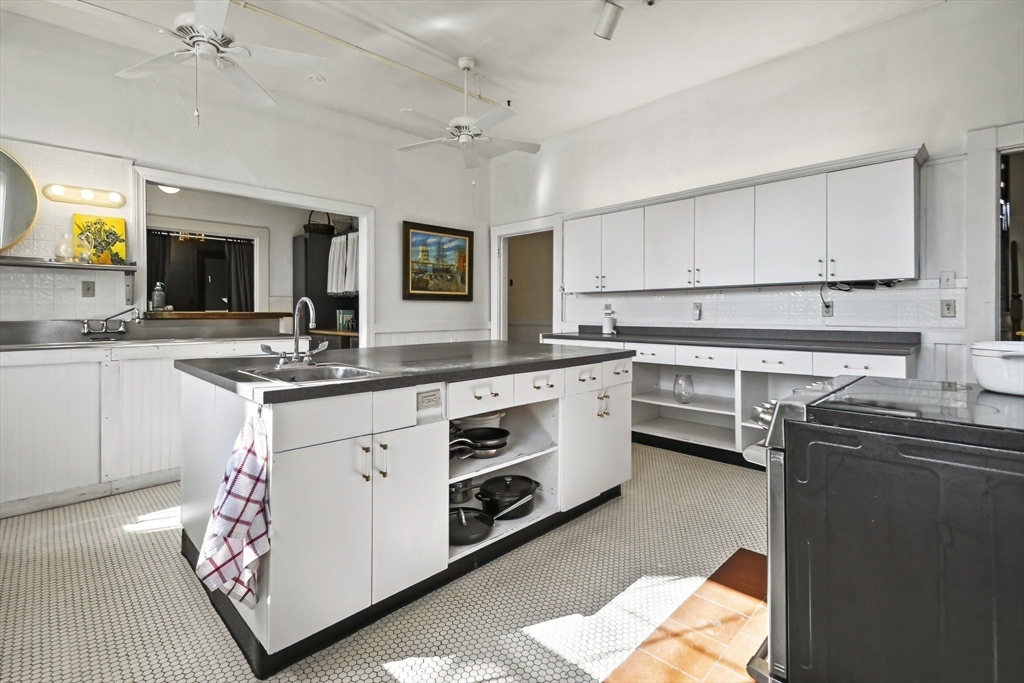 824 Tucker Road Dartmouth, MA 02747 - Photo 16 of 42