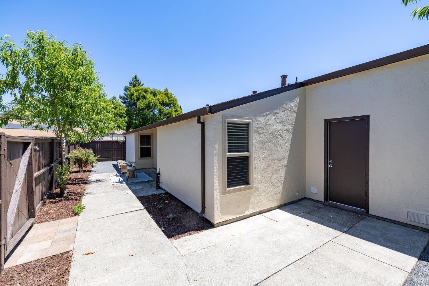 957 West 8th Street Santa Rosa, CA 95401 - Photo 20 of 23 Gallery Image 20