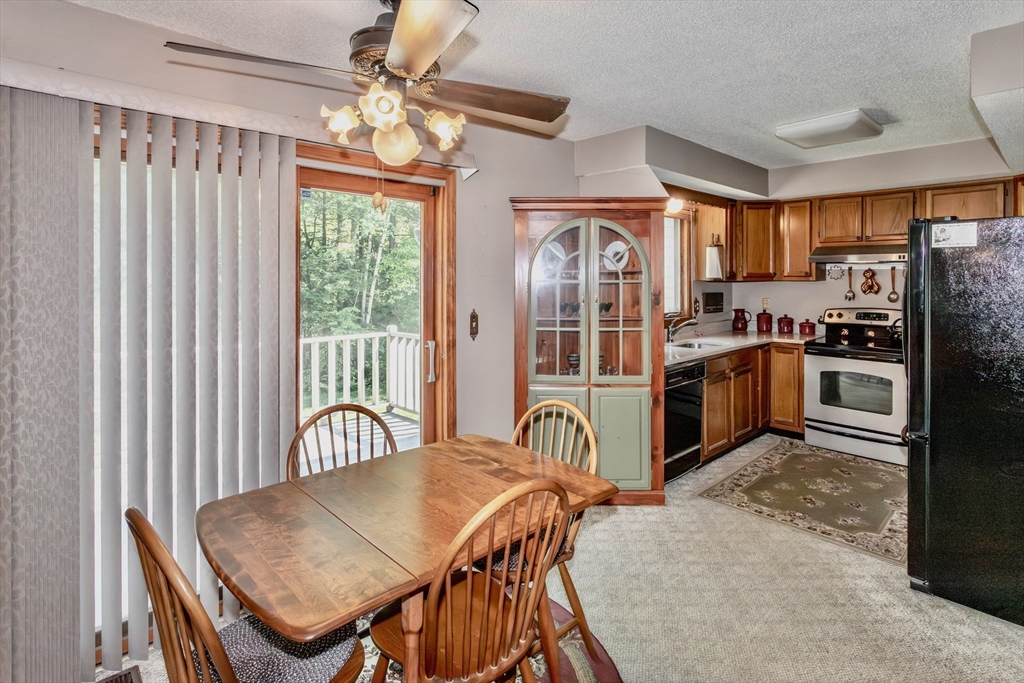 419 Southwick Road, Unit Q71 Westfield, MA 01085 - Photo 11 of 42