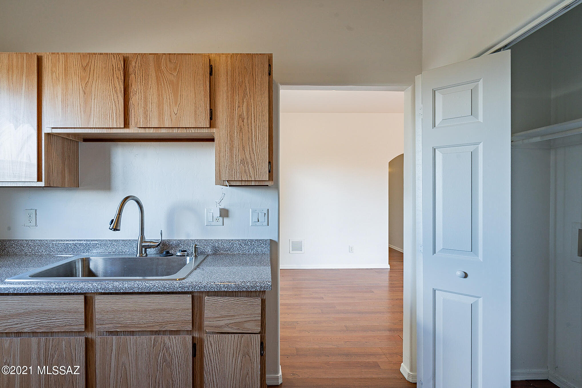 3528 South Mission Road, Unit 1 Tucson, AZ 85713 - Photo 10 of 27