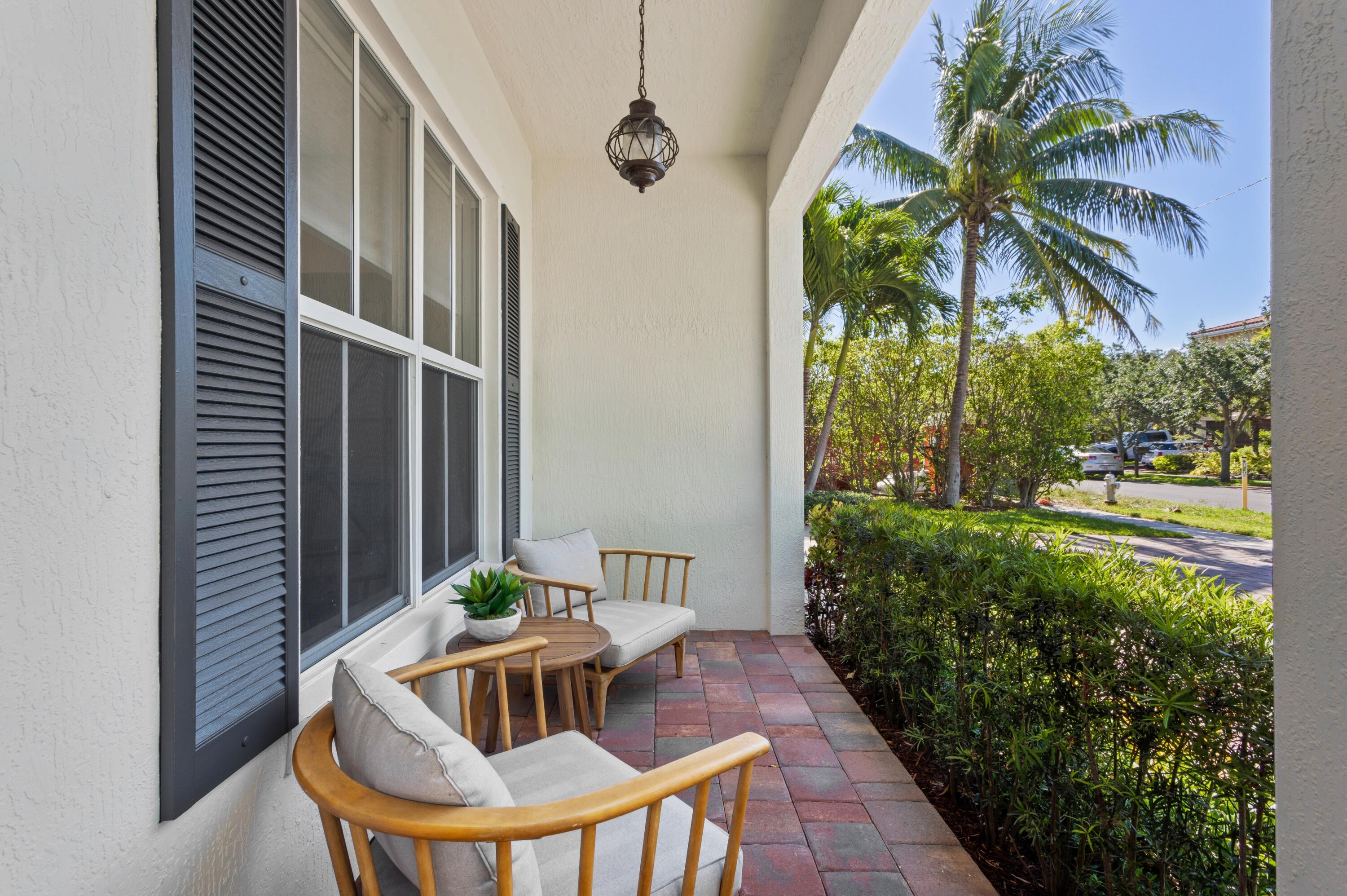 375 Northeast 7th Street Boca Raton, FL 33432 - Photo 3 of 22 375 NE 7th Street