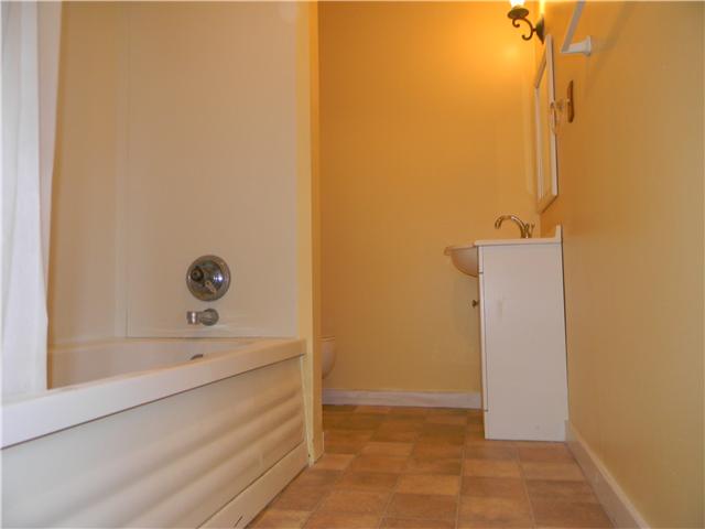 5049 Pickering Road Clarksville, TN 37043 - Photo 11 of 19 Master bath