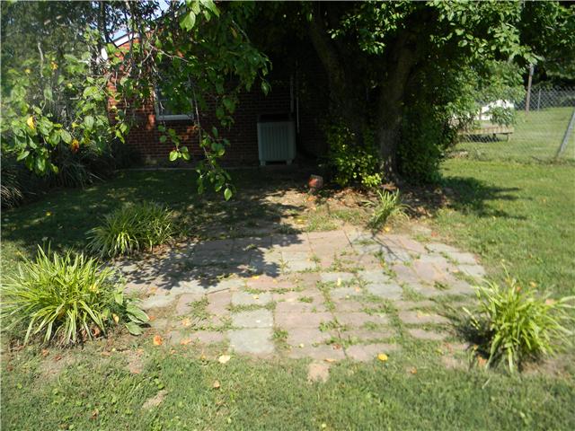 5049 Pickering Road Clarksville, TN 37043 - Photo 18 of 19 Patio area.