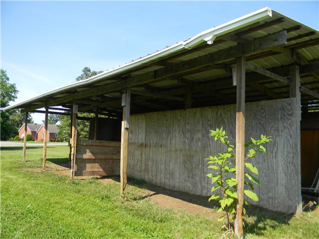 5049 Pickering Road Clarksville, TN 37043 - Photo 19 of 19 Bring a horse of two...multi stall 40X20 barn.