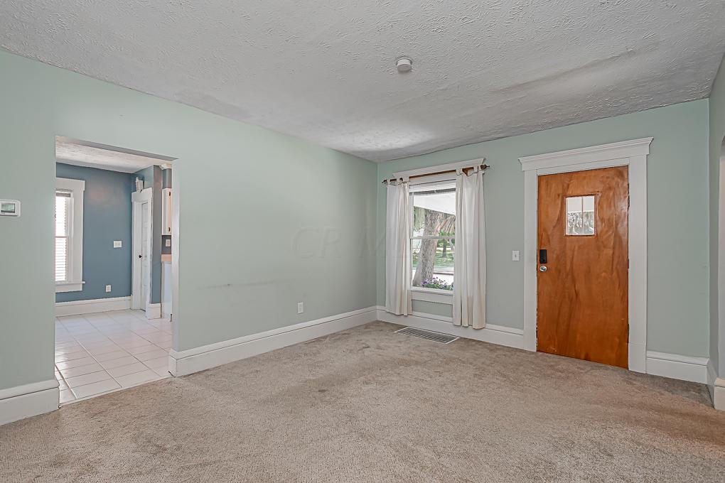 1513 Graham Road Reynoldsburg, OH 43068 - Photo 4 of 15
