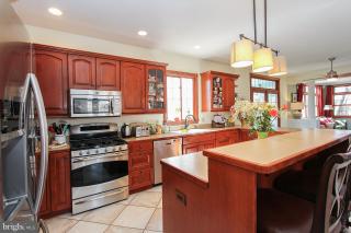 14714 Springfield Road Darnestown, MD 20874 - Photo 13 of 26 Kitchen