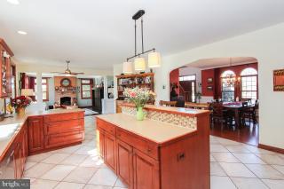 14714 Springfield Road Darnestown, MD 20874 - Photo 14 of 26 Kitchen