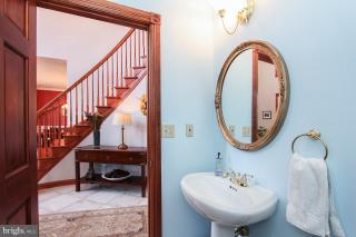 14714 Springfield Road Darnestown, MD 20874 - Photo 10 of 26 Bath