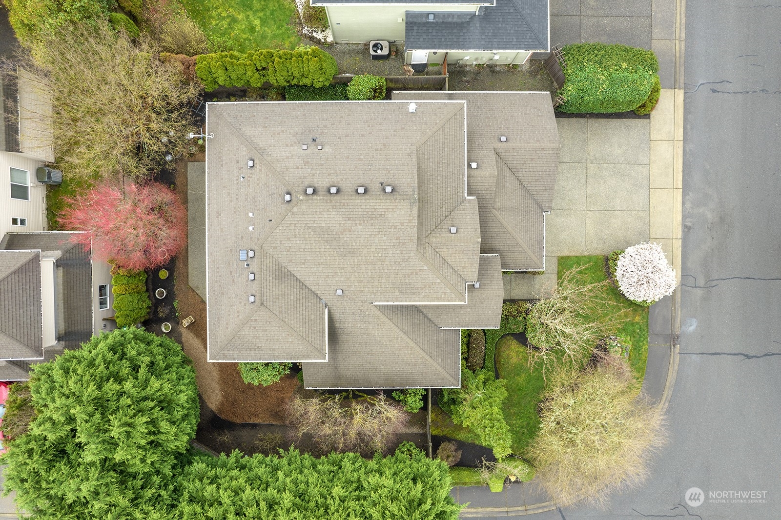 3930 208th Place Southeast Bothell, WA 98021 - Photo 35 of 36 an aerial view of a house with a garden
