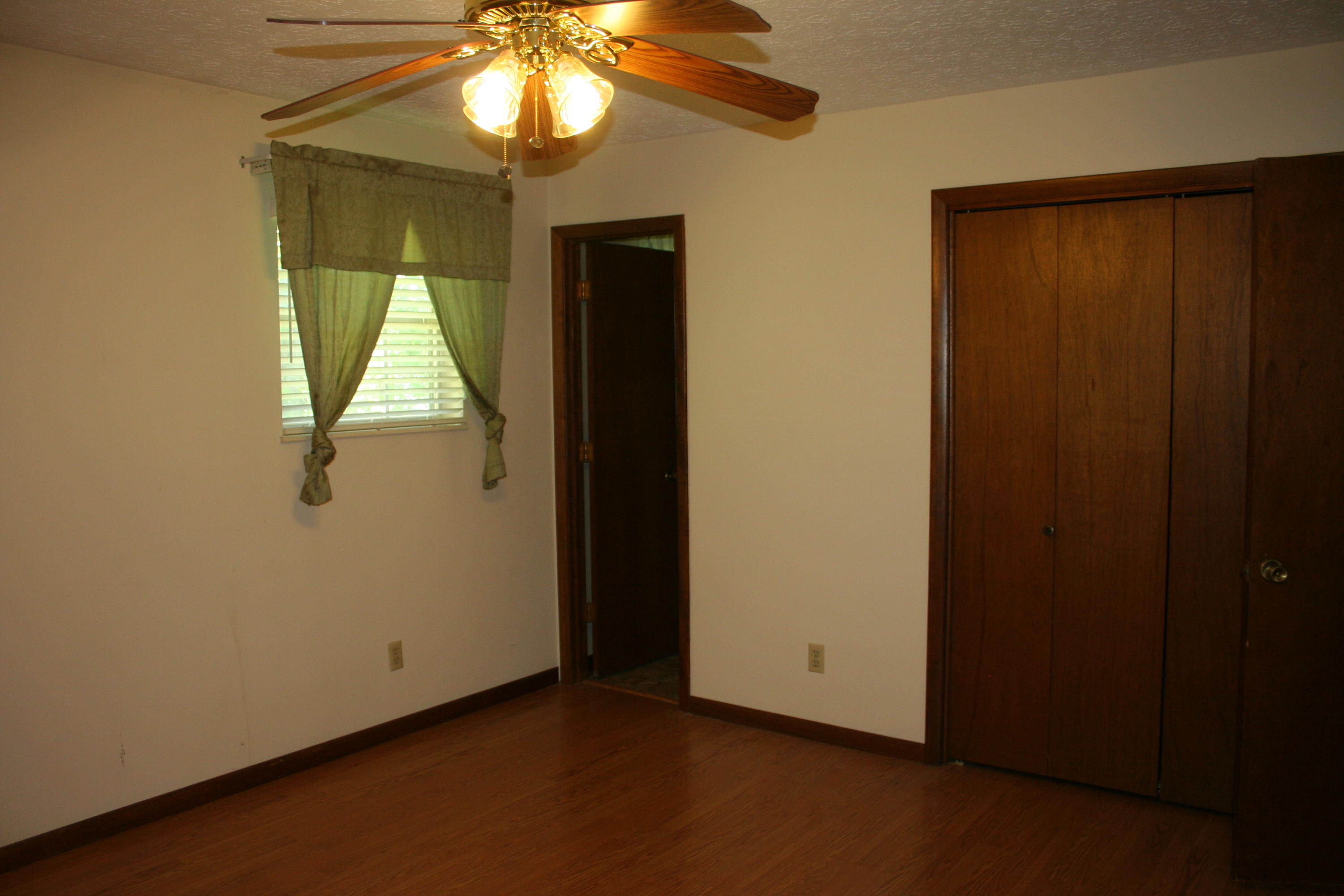 200 Cedar Road Clinton, TN 37716 - Photo 21 of 34 Master Bedroom
