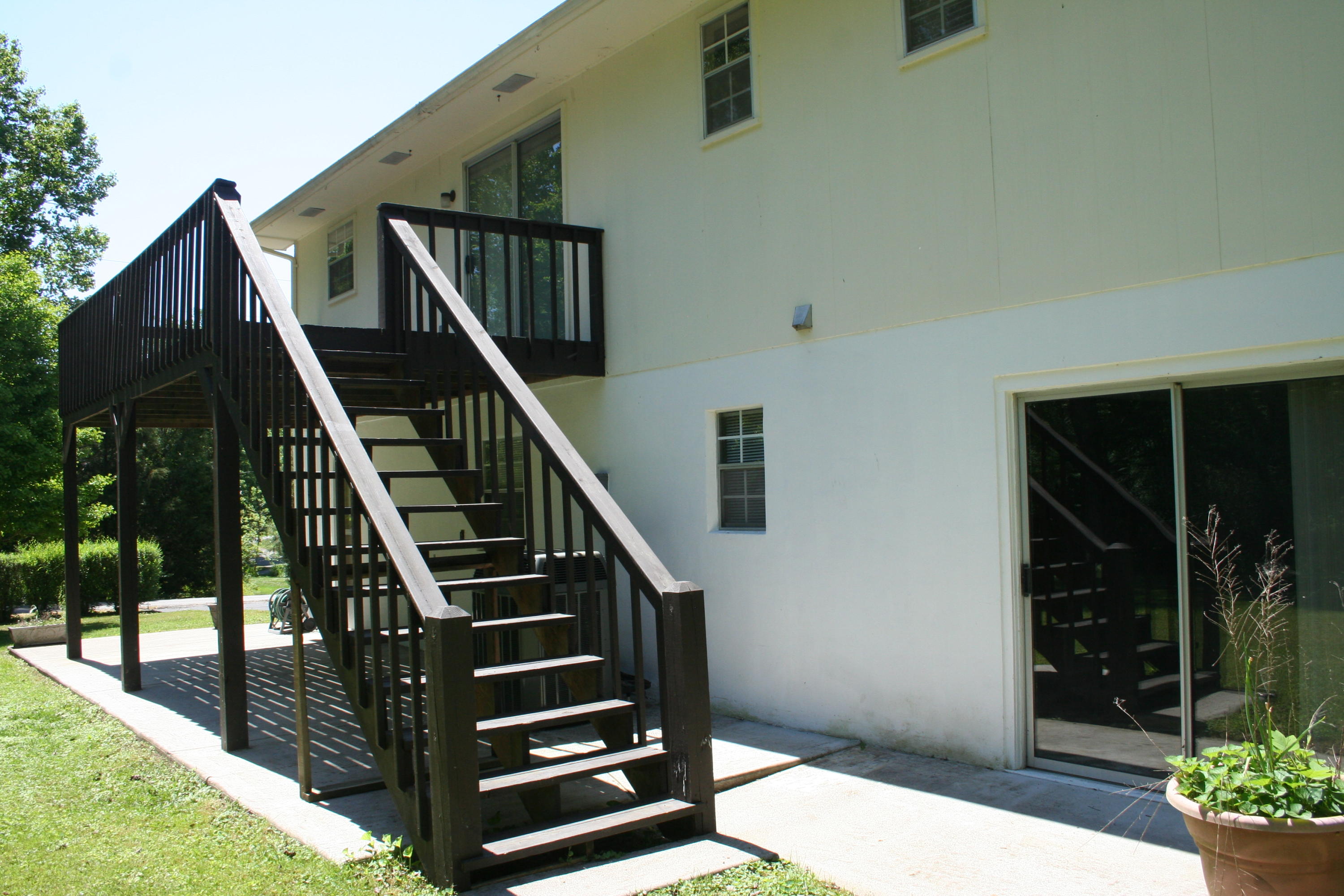 200 Cedar Road Clinton, TN 37716 - Photo 28 of 34 Deck and Patio