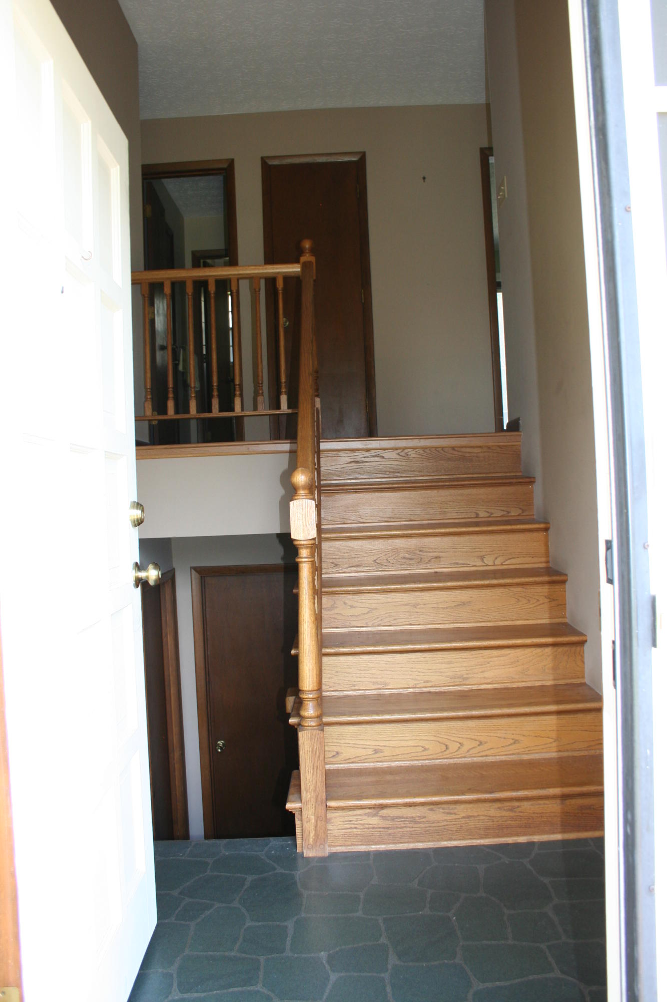 200 Cedar Road Clinton, TN 37716 - Photo 4 of 34 Split Foyer