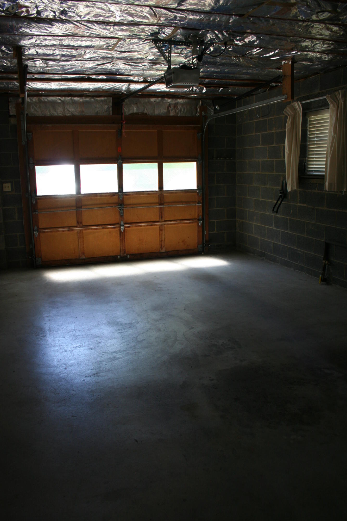 200 Cedar Road Clinton, TN 37716 - Photo 31 of 34 One Side of Garage