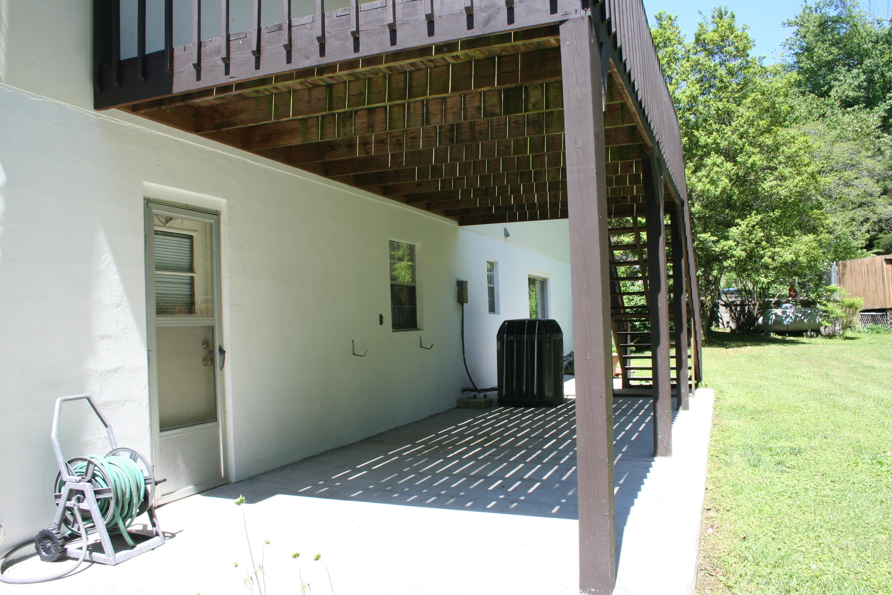 200 Cedar Road Clinton, TN 37716 - Photo 32 of 34 Patio