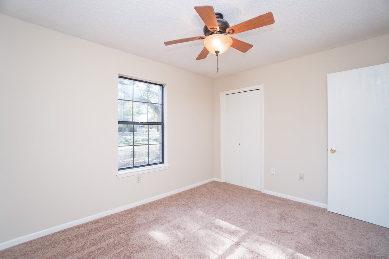 635 East Gate Circle Foley, AL 36535 - Photo 15 of 22