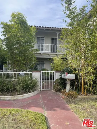 $3,600 | 4010 West Adams Boulevard, Los Angeles, CA 90018