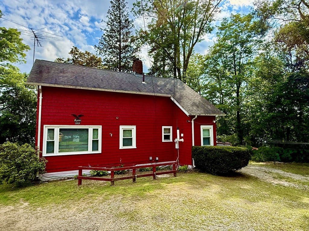 8 Union Road Wales, MA 01081 - Photo 35 of 37