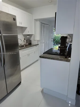 $4,000 | 6300 Southwest 21st Street, Unit 1, Miami, FL 33155