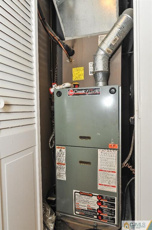 20 Stevens Road Edison, NJ 08817 - Photo 11 of 22 a close view of cabinet
