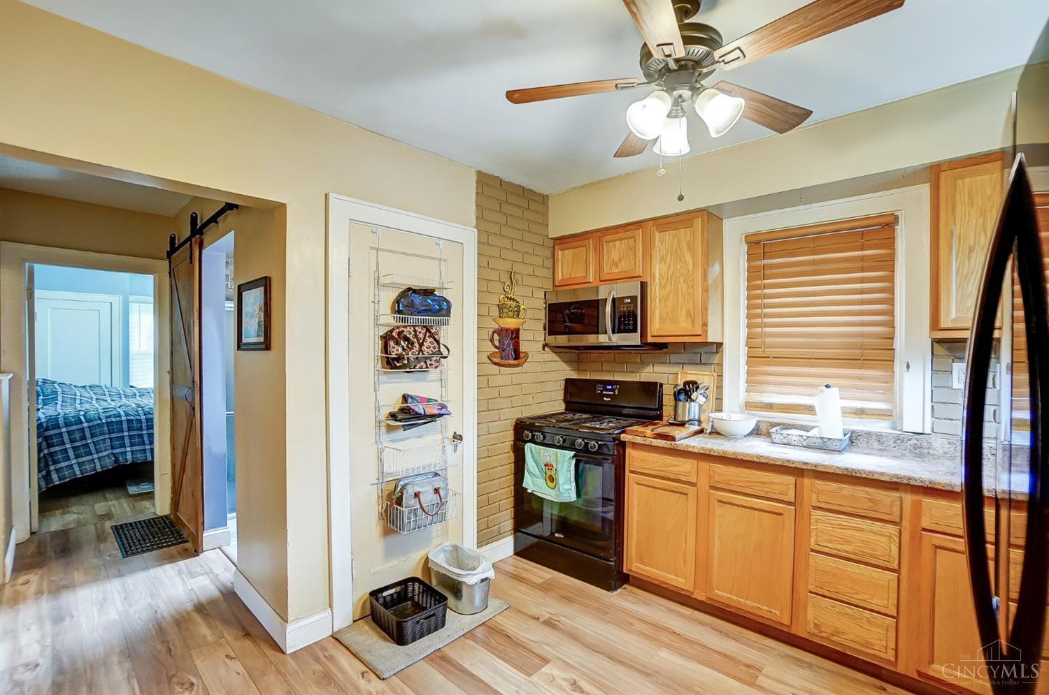 150 Ridgeway Road Cincinnati, OH 45216 - Photo 10 of 29