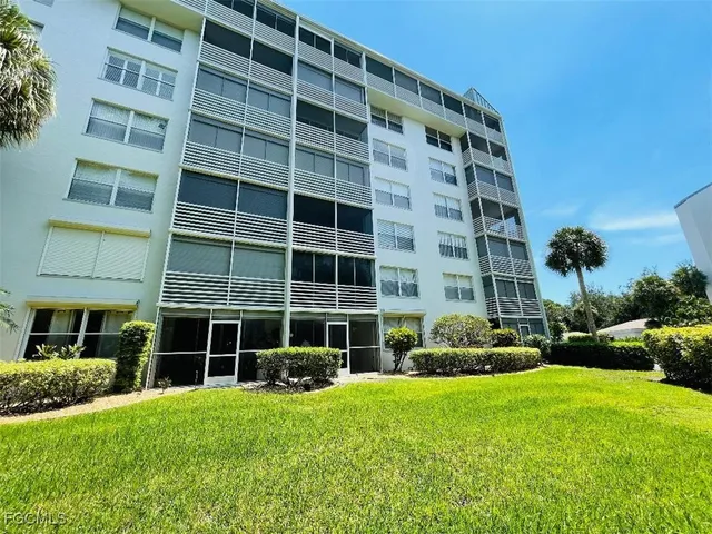 $3,500 | 285 Naples Cove Drive, Unit 1102, Naples, FL 34110
