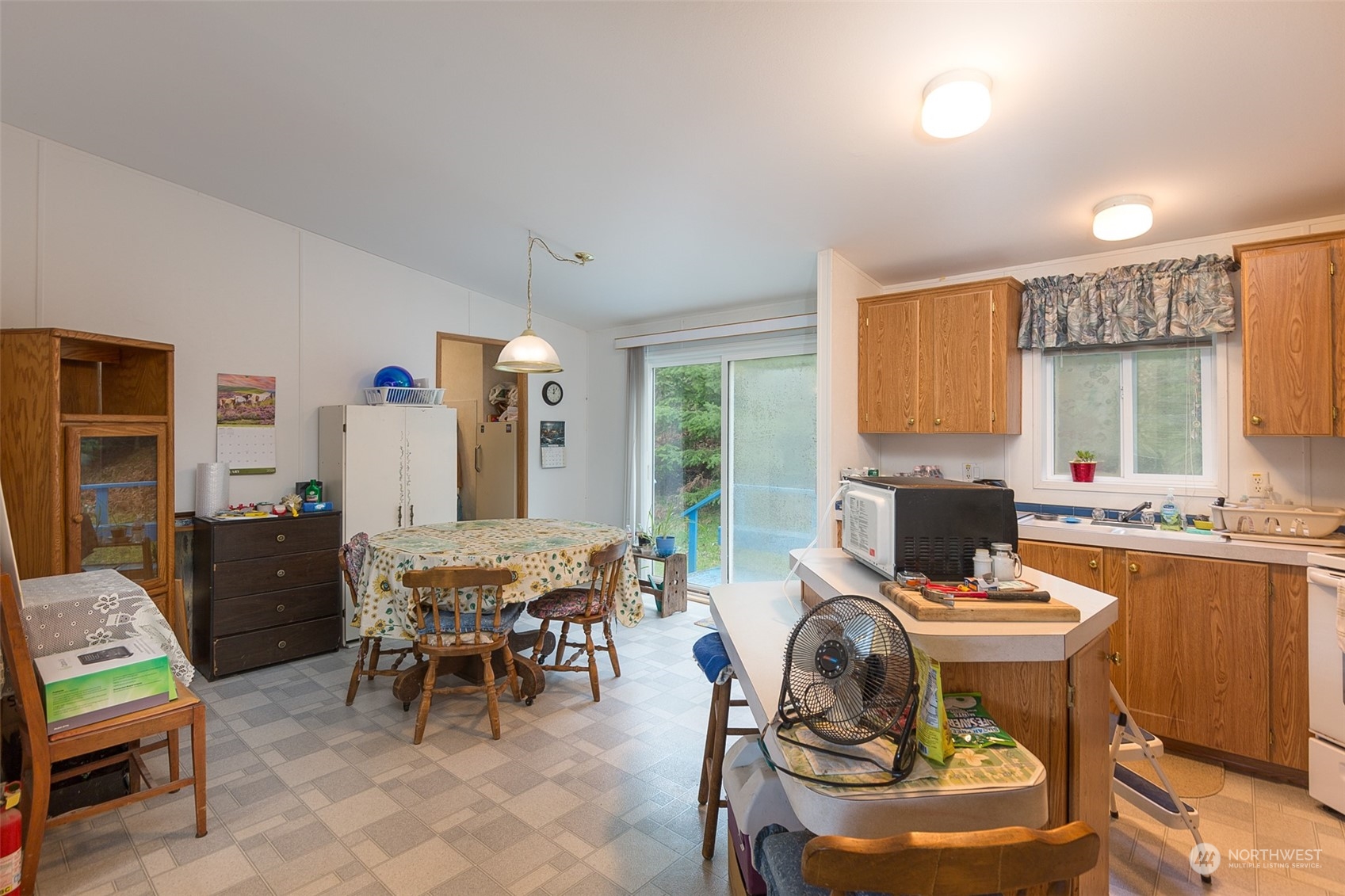 302 East Arnette Road Port Angeles, WA 98362 - Photo 9 of 24 Gallery Image 9