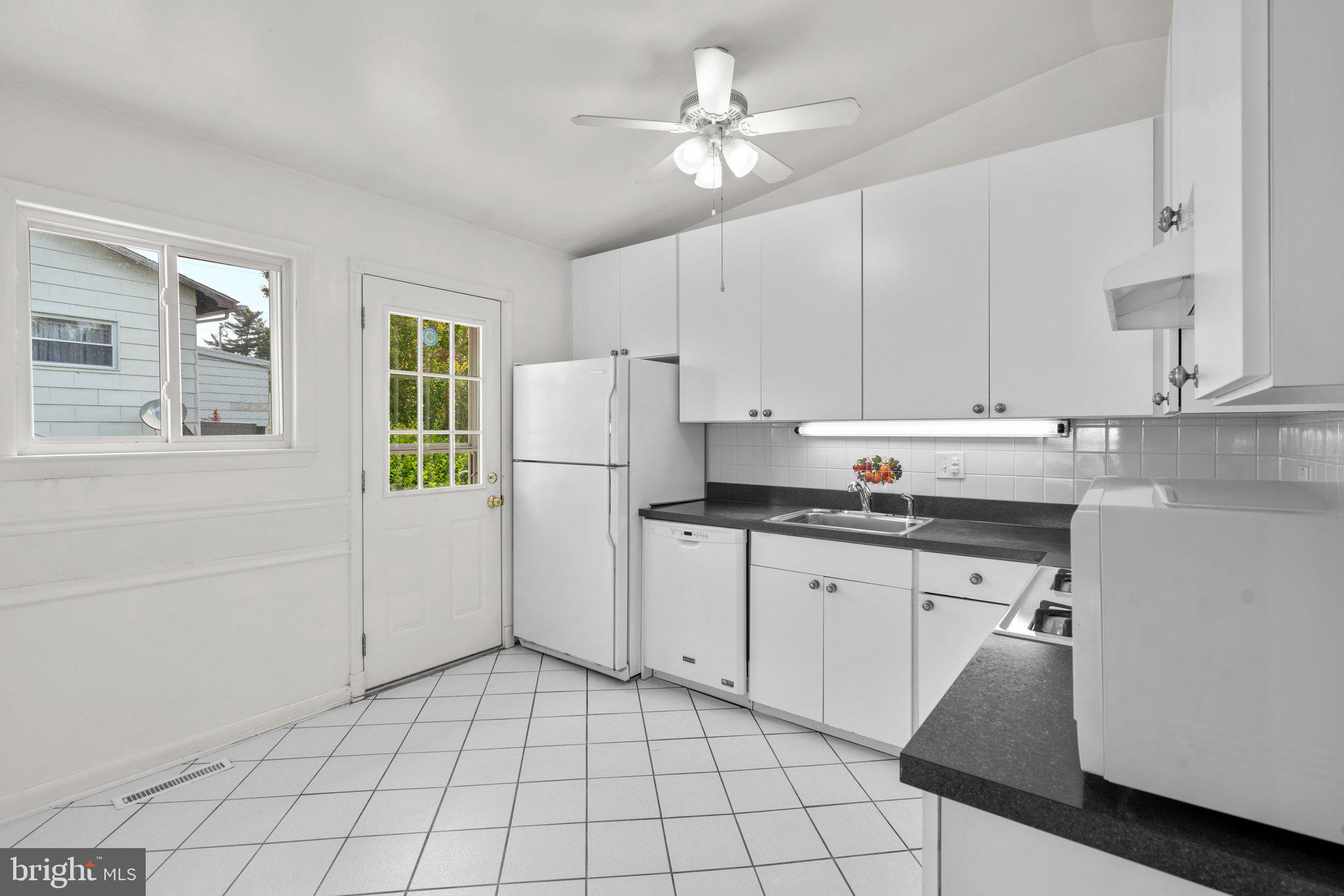 3919 Setonhurst Road Pikesville, MD 21208 - Photo 11 of 29 Kitchen view #1