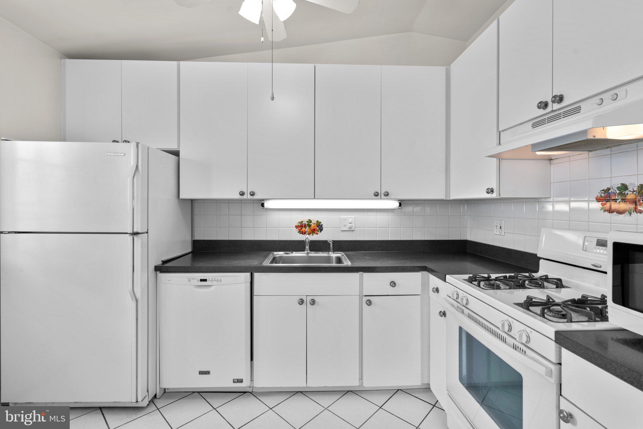 3919 Setonhurst Road Pikesville, MD 21208 - Photo 12 of 29 Kitchen view #2