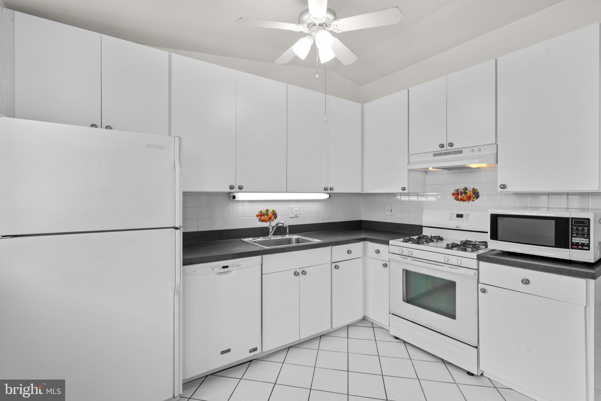 3919 Setonhurst Road Pikesville, MD 21208 - Photo 13 of 29 Kitchen view #3