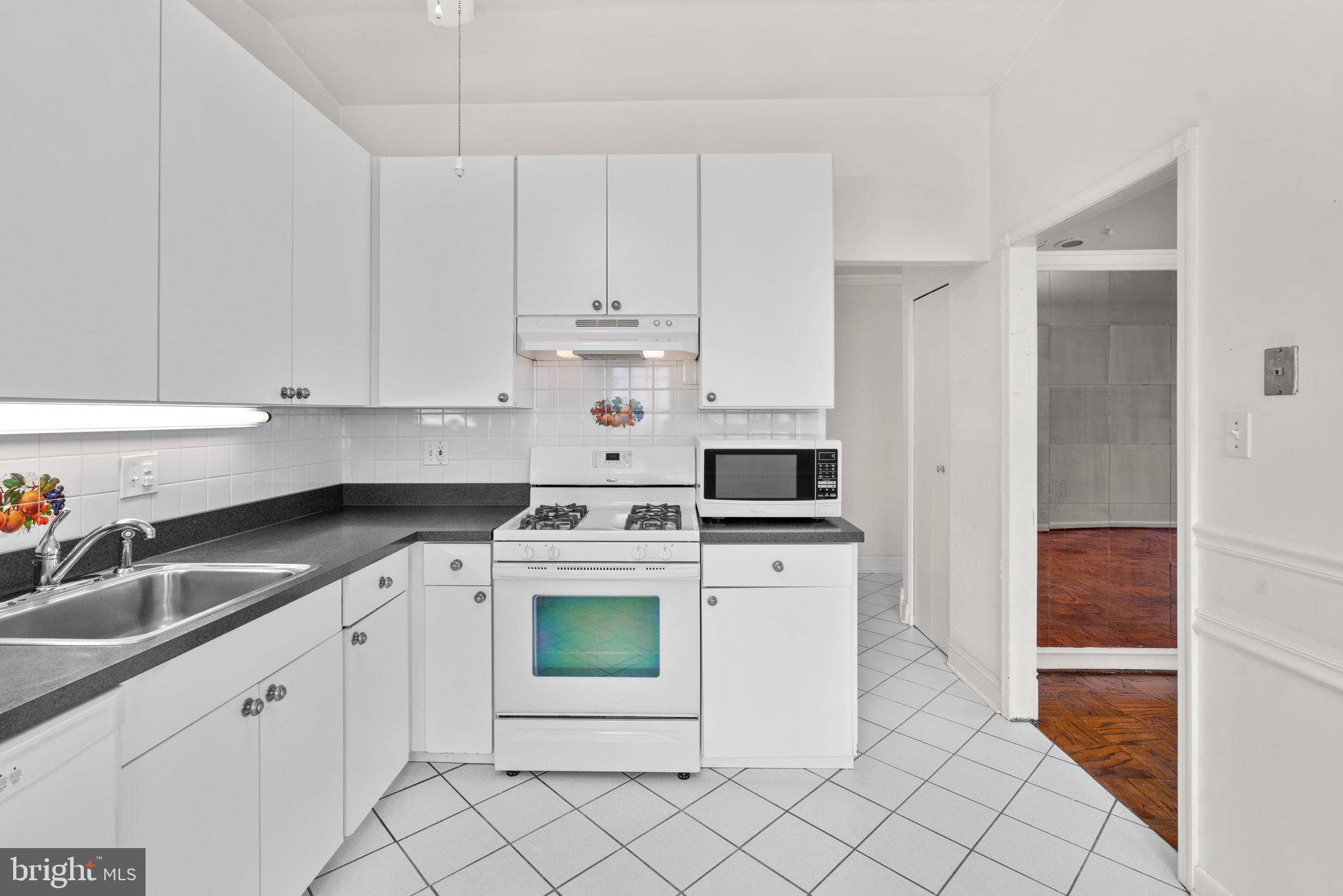 3919 Setonhurst Road Pikesville, MD 21208 - Photo 14 of 29 Kitchen view #4
