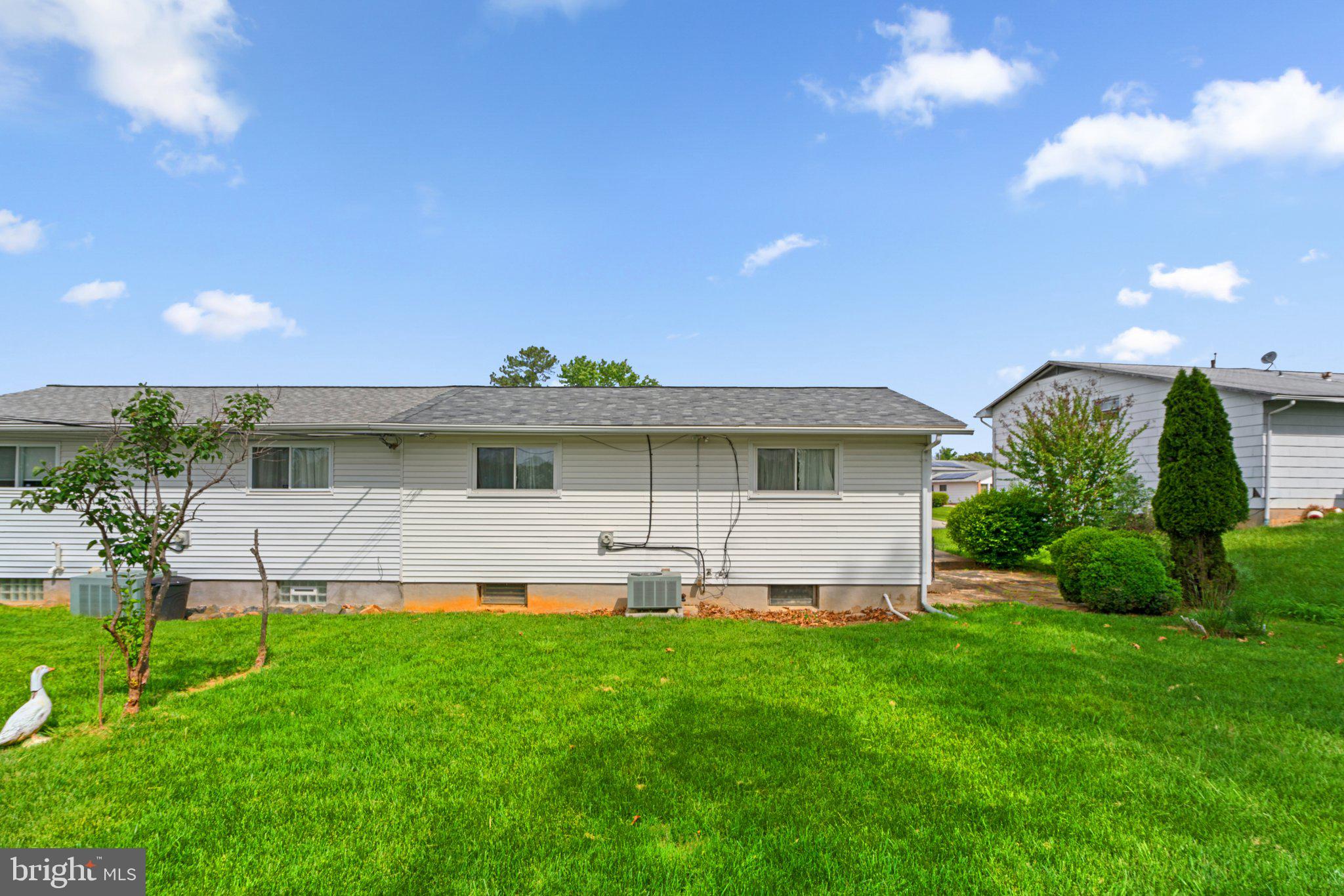 3919 Setonhurst Road Pikesville, MD 21208 - Photo 27 of 29 Backyard view #2