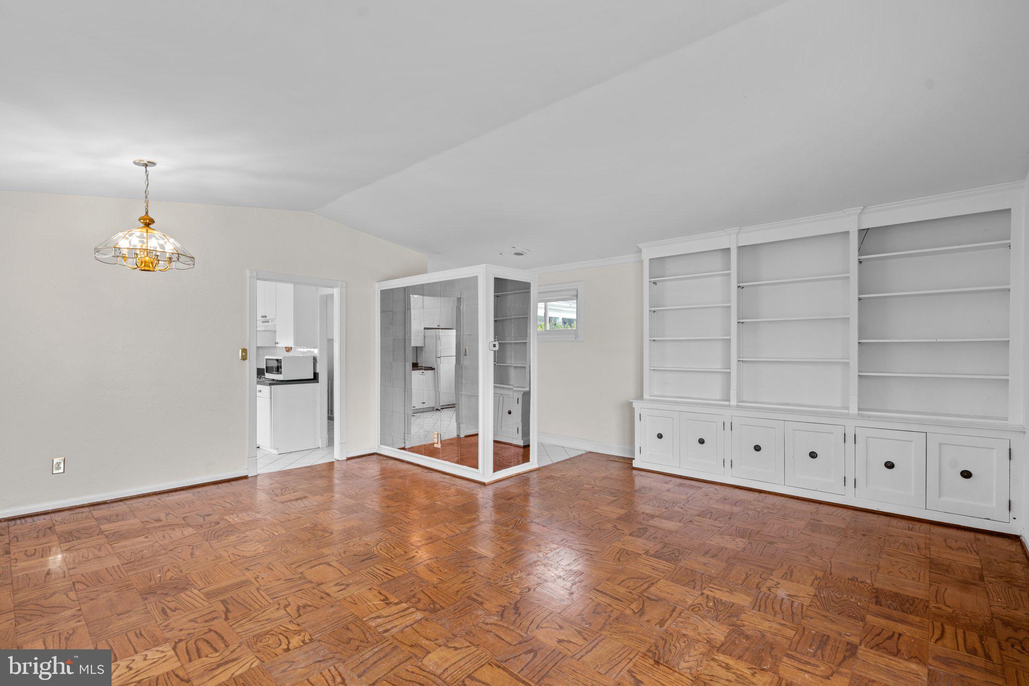 3919 Setonhurst Road Pikesville, MD 21208 - Photo 8 of 29 Dining room view #2