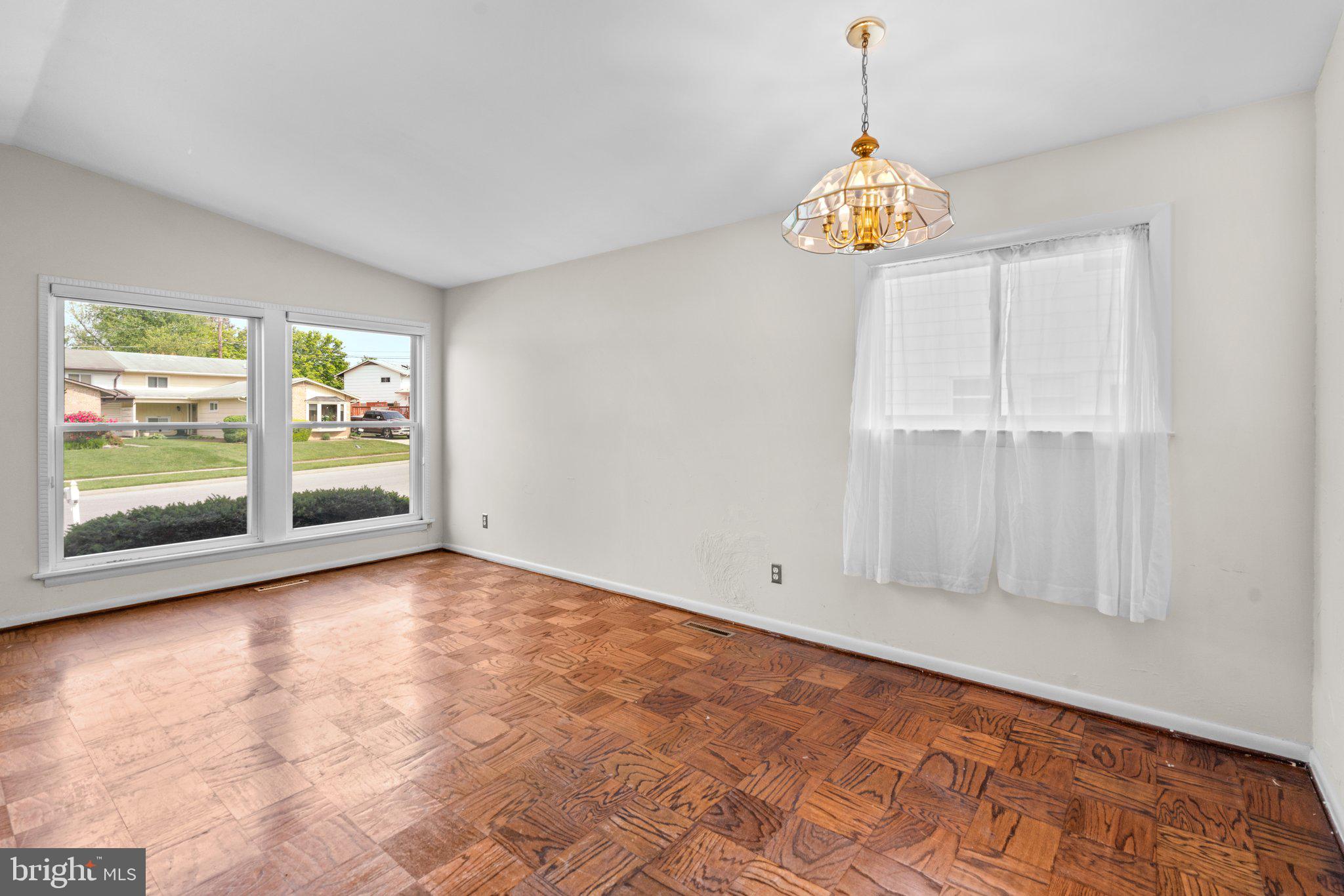 3919 Setonhurst Road Pikesville, MD 21208 - Photo 10 of 29 Dining room from kitchen view
