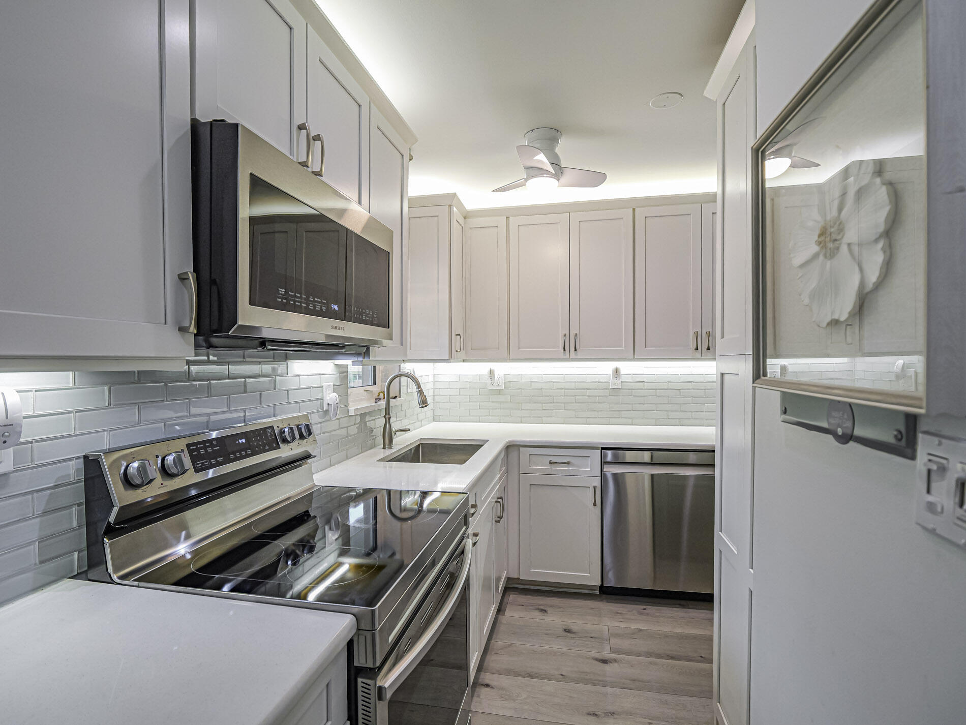 1975 Southwest Palm City Road, Unit 39J Stuart, FL 34994 - Photo 12 of 47 Kitchen