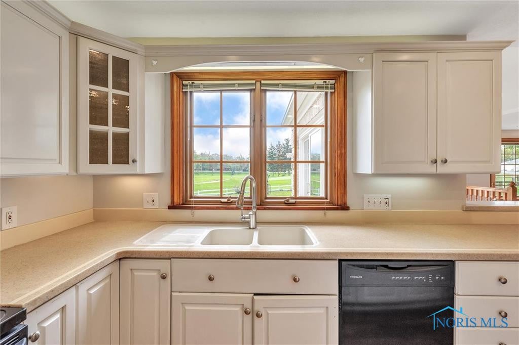 3039 Plumbrook Road Maumee, OH 43537 - Photo 21 of 48 Gallery Image 21
