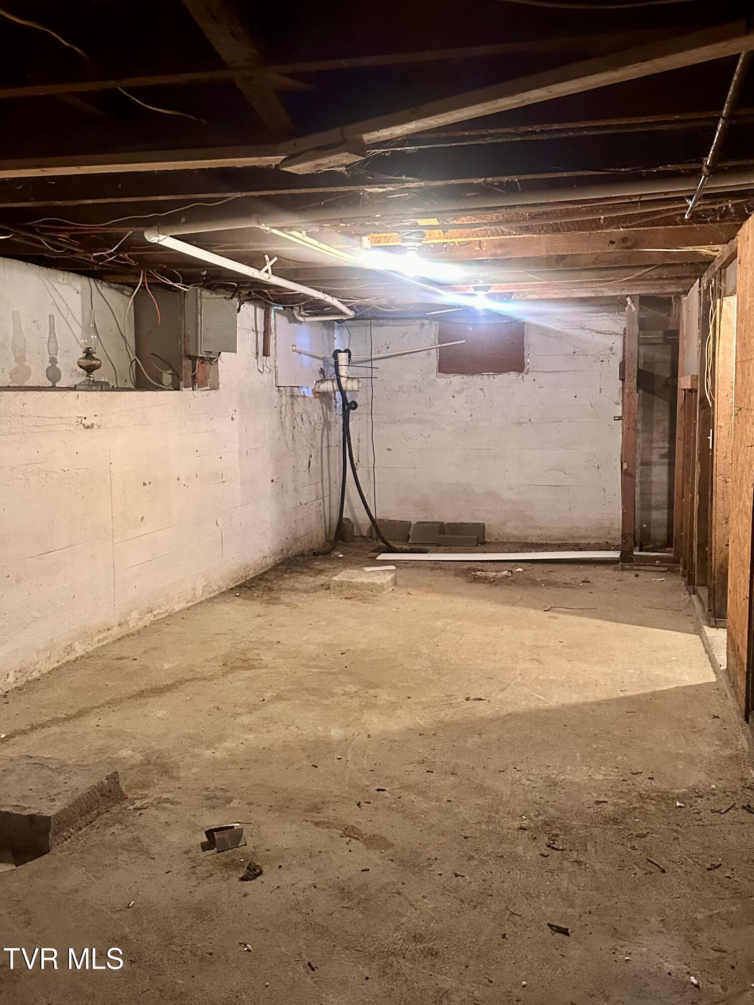 2204 State Line Road Elizabethton, TN 37643 - Photo 39 of 42 Basement