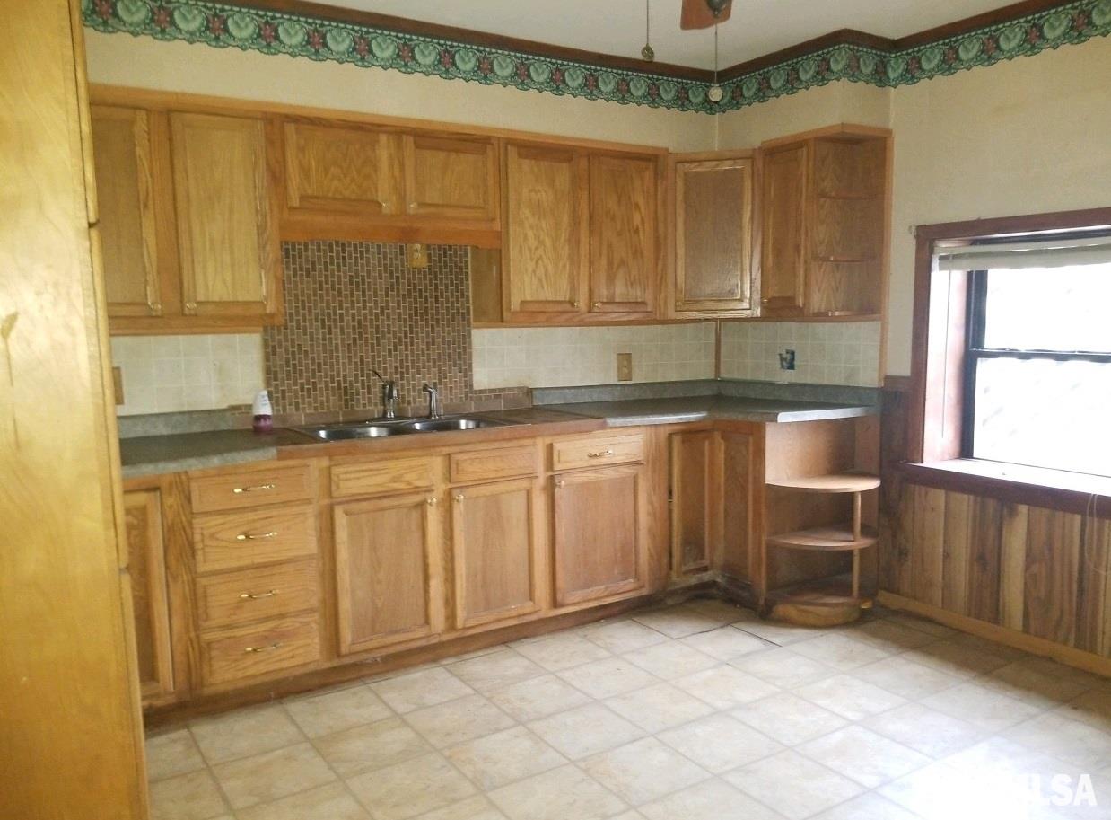 9112 Stotlar Road Herrin, IL 62948 - Photo 11 of 16